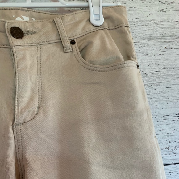 beige pants! - Picture 2 of 5